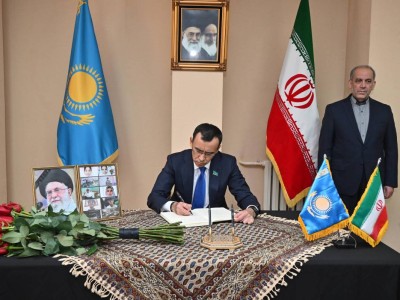 Мәулен Әшімбаев Иранның Қазақстандағы Елшілігіне барды