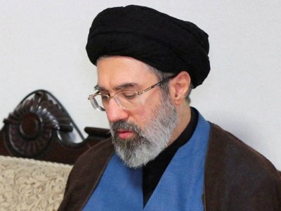 Хаменей аяғынан айрылған және комада жатыр – шетелдік БАҚ