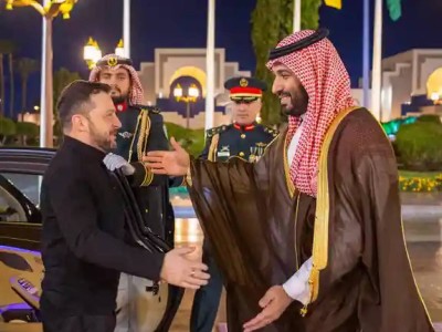 Зеленский Сауд Арабиясына құпия сапармен барды