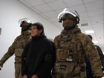 Атырау облысындағы қанды қылмыс: Күдікті өмір бойына сотталуы мүмкін