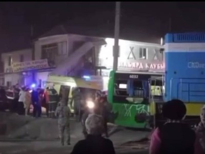 Алматы маңында автобус пойызбен соқтығысып, алты адам зардап шекті