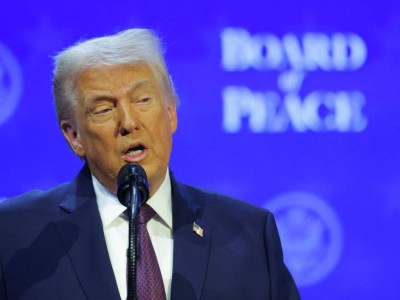 Трамп испан тілін үйреніп, Венесуэла президенті болғысы келетінін айтты