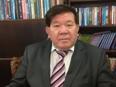 "Жансақтау бөлімінде жатыр": Ақын Мұхтар Шахановтың денсаулығына қатысты жайсыз хабар тарады