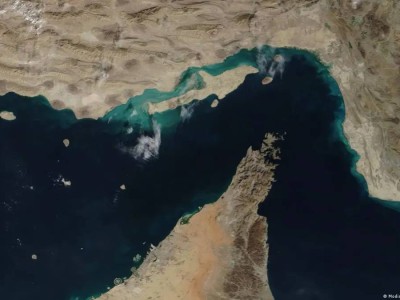 Иран Ормуз бұғазын қайта жапты: Таяу Шығыста жағдай шиеленісті