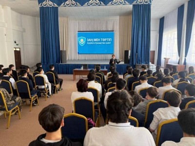 «Заң мен тәртіп»: елордалық оқушыларға цифрлық қауіпсіздік бойынша лекция өтті