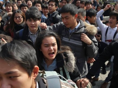 Жүздеген студент болған: университет маңында атыс болды