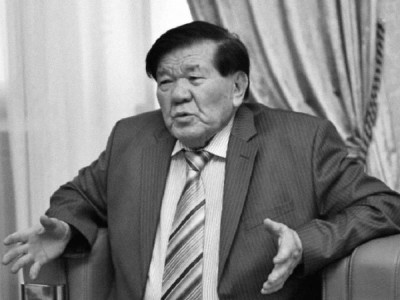 Ақын аманаты орындалды: Мұхтар Шаханов Отырар топырағына жерленді