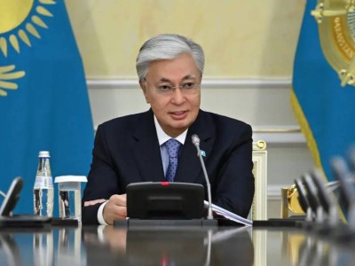 Тоқаев Ұлттық кітап күнімен құттықтап, арнаулы жарлыққа қол қоятынын айтты