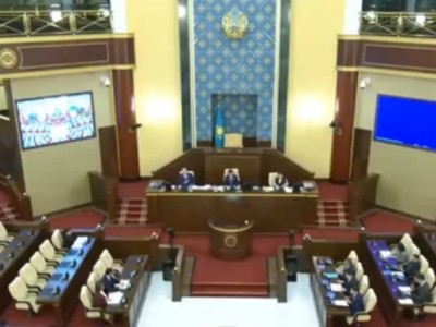 Құрылтайдағы орын үшін күрес