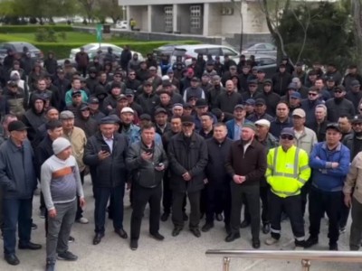 Ақтау жүргізушілері шетелдік көліктерді заңдастыру құнын төмендетуді сұрайды