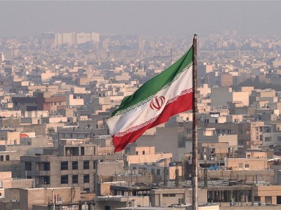 Ирандағы билік әскерилердің қолына өтті – Reuters