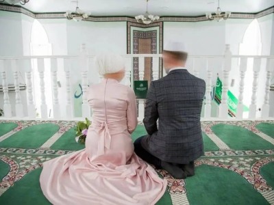 Бішкекте көп әйел алуды заңдастыруды қолдайтындар акция өткізді