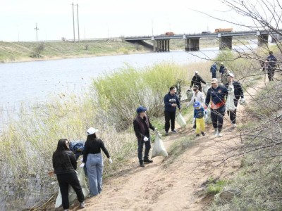 Су айдындары мен жағалауларды тазарту: елордада «Мөлдір бұлақ» экоакциясы өтуде