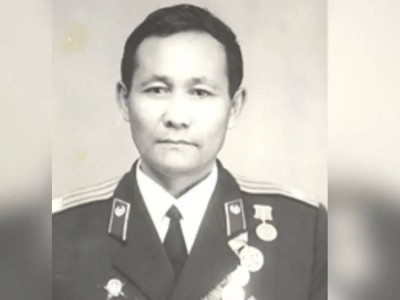 Тоқаев Соғыс ардагеріне «Халық қаһарманы» атағын берді