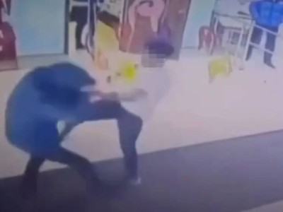 Алматы облысында оқушы мектептің ішінде мұғалімді ұрып-соққан