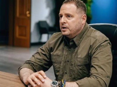 Зеленский кеңсесінің бұрынғы басшысы Ермак кепіл ақшамен бостандыққа шықты