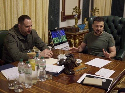 Зеленскийдің сенімді серігі Андрей Ермак бостандыққа шықты