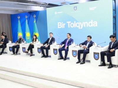 Алматыда «BIR TOLQYNDA» жобасы аясында жастармен ашық диалог өтті