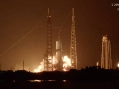 Миллиардер Безостың қымбат зымыраны ұшырылым кезінде жарылып кетті