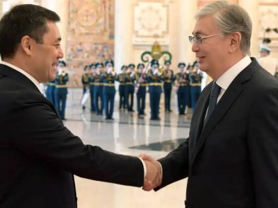 Орталық Азия үшін тарихи күн: Тоқаев Қырғызстанды құттықтады