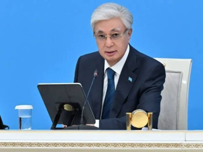 "Жауапкершілік ата-анаға жүктеледі": Тоқаев мұғалімдерге қатысты заңға қол қойды
