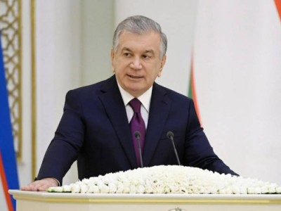 Өзбекстан президенті елде жұмыс уақытына қатысты шұғыл шешім қабылдады