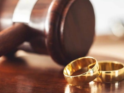 Әмір Қасеновтің бұрынғы жұбайы оны тұрмыстық зорлық пен алимент мәселесі бойынша айыптады