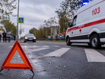 Павлодарда жедел жәрдем көлігі жаяу жүргіншіні қағып кетті