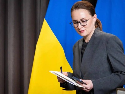 Украина үкіметі толық құрамда отставкаға кетті