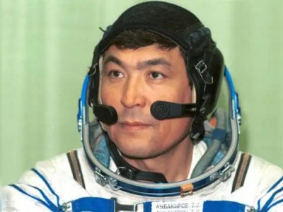 Қазақтың тұңғыш ғарышкері Тоқтар Әубәкіров 80 жасқа толды