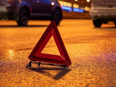 Татарстанда көлік ағашқа соғылып, алты адам қаза тапты