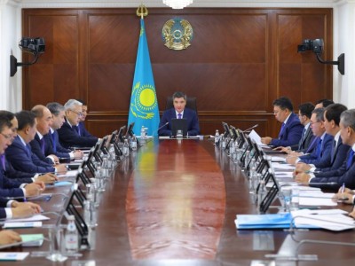 Қанат Бозымбаев ЭКСЖ Ұлттық жобасын іске асыру бойынша негізгі міндеттерді белгіледі