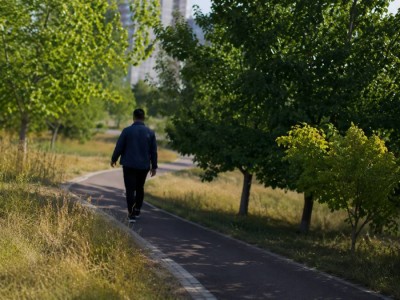 Президент саябағында бойжеткенге тиіскен ер адам іздестірілуде
