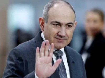 Армения премьер-министрі Никол Пашинян отставкаға өтініш берді
