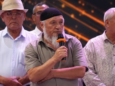 «Әйелдер мен ер адамдар бөлек отыруы керек» деген сөз жұртты шулатты