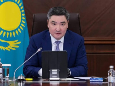 Іздеп, өтінім жазып, әуре-сарсаңға түспестен – Олжас Бектенов бірден көрсетілетін мемлекеттік қызметтердің тізбесін кеңейтуді тапсырды