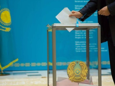 Дауыс беруге санаулы күн қалды: жеті партия науқанның басты дебатында бас қосты