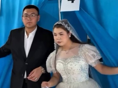 Жас жұбайлар ел болашағына бірге таңдау жасады