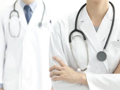 Желідегі бейәдеп сөзі үшін жұмыстан шығарылған: Дәрігер мәлімдеме жасады