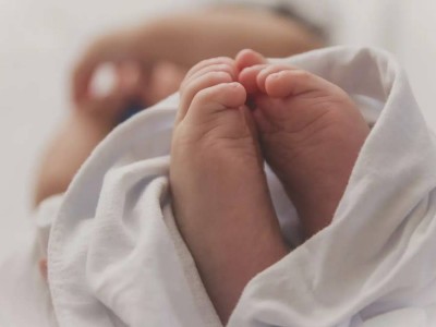 Мәскеуде 60 жастағы әйел үшінші баласын дүниеге әкелді