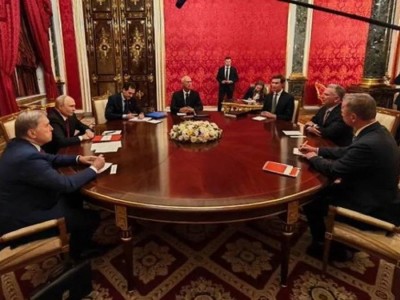 Ресей мен Украина ортақ келісімге келді: Путин Трамп өкілдерімен келіссөз өткізді