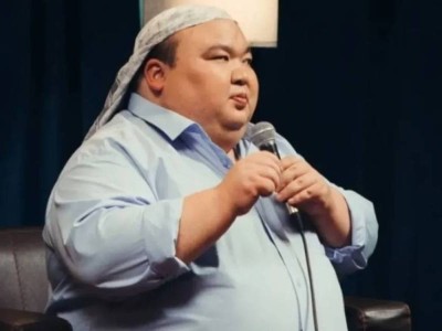 «Салмағым үшін өнерден кетуім керек пе?»: Рамазан Амантай өзін сынағандарға жауап берді