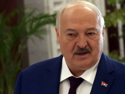 Лукашенко Беларусь армиясында ауқымды тексеру басталғанын мәлімдеді