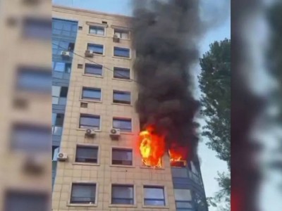 Алматыда тоғыз қабатты үйден өрт шығып, ондаған адам эвакуацияланды