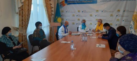 Медицина саласының түйіткілді мәселелері көтерілді.