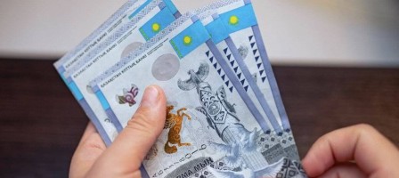 10 млн теңге. ҚТЖ 6 жыл бұрын өлген адамға сыйақы аударып келген.