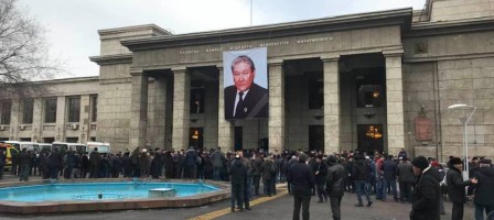 «Мемлекет қайраткерлерімен қоштасудың мәдениеті қажет».