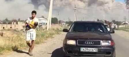 Арыс тұрғындары жаяу-жалшылап Шымкентке келіп жатыр.