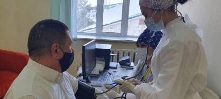 Елордалық ұстаздар екпе алды.