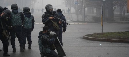 «Менің ұлым террорист емес! Алаңға өзінің талабын айту үшін бейбіт шеруге қатысты».